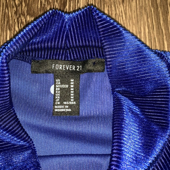 Blue Velvet Long Sleeved Crop Top, size M - Picture 6 of 6